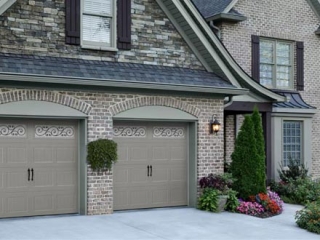 Harry-Jrs-garage-doors-Amarr-Oak-Summit-3